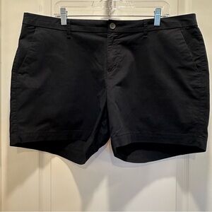 Old Navy Women's Black Shorts Size 16